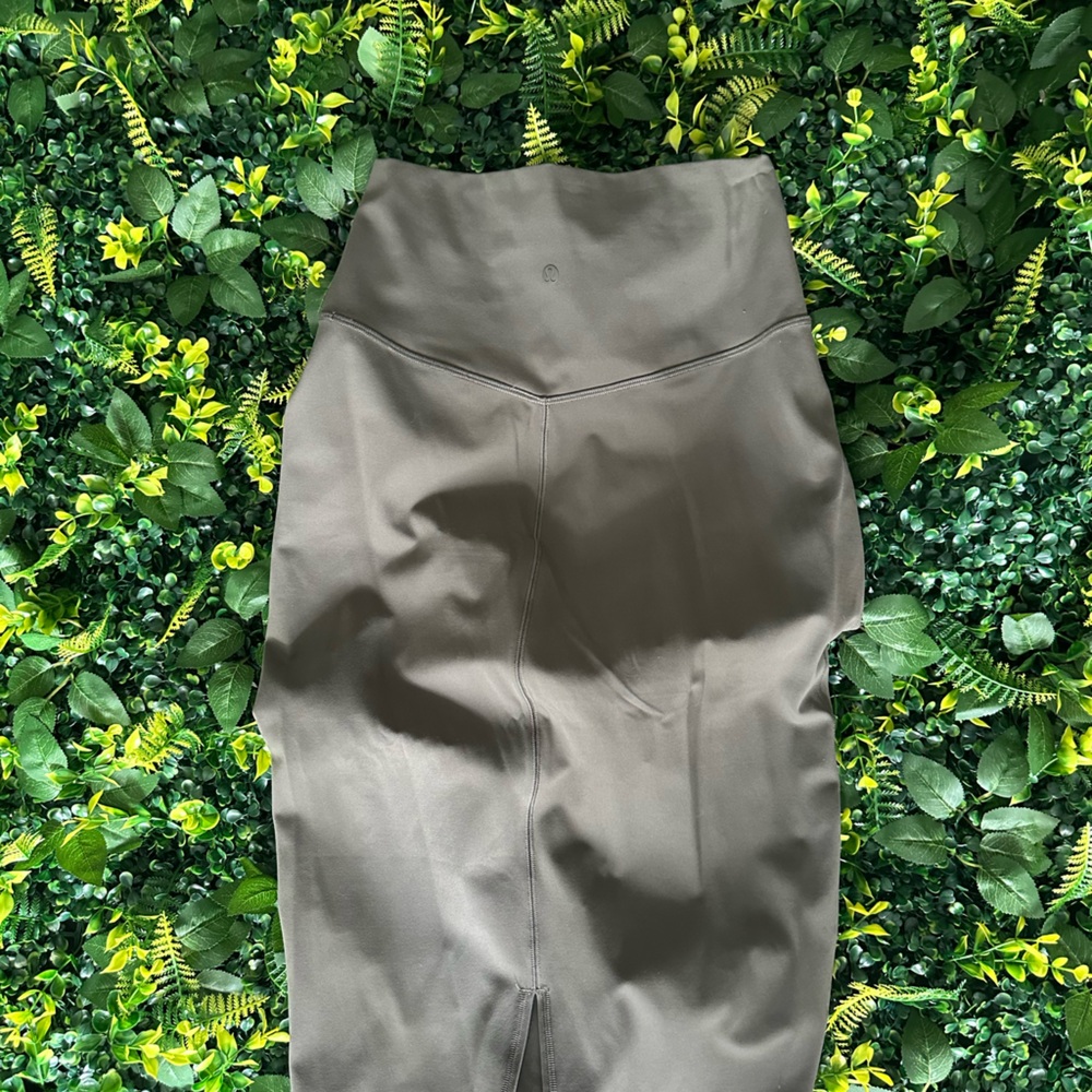 Olive Green lululemon Nulu skirt - works once, too big